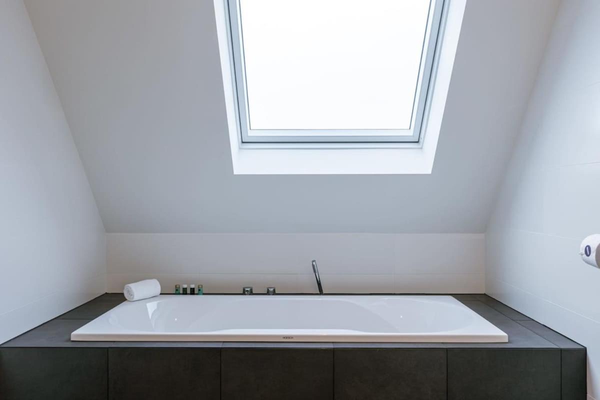 Huswell - Luxurious Apartment With Parking Beernem Extérieur photo